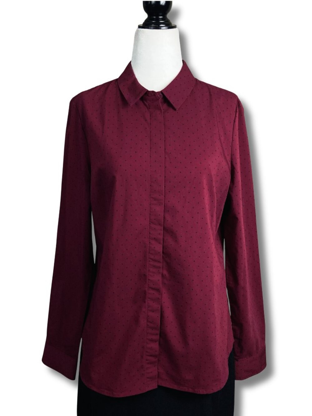 REITMANS Maroon and black polka dot button-down shirt MEDIUM LARGE Swiss dot top